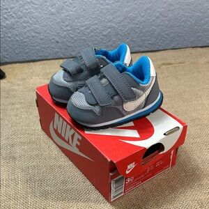 Nike Kids Sneakers in Gray and Blue